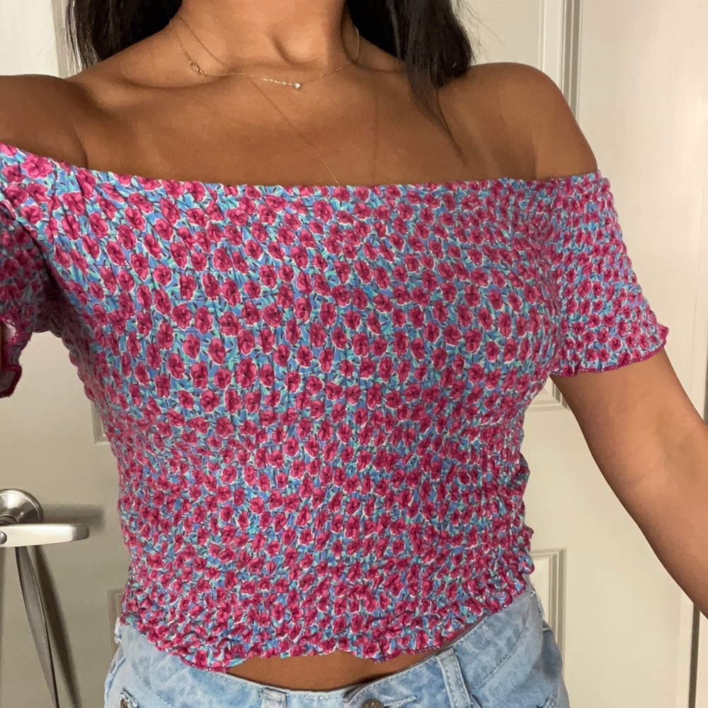 Topshop: Pink floral Off shoulder crop top
